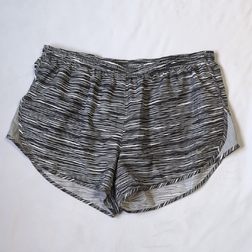 ☘️Women's Black and White Striped Shorts